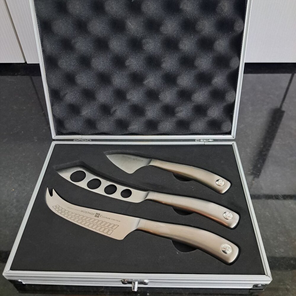 Wusthof Cheese Knives Set of 3 in Aluminum Padded Case - Perfect Condition